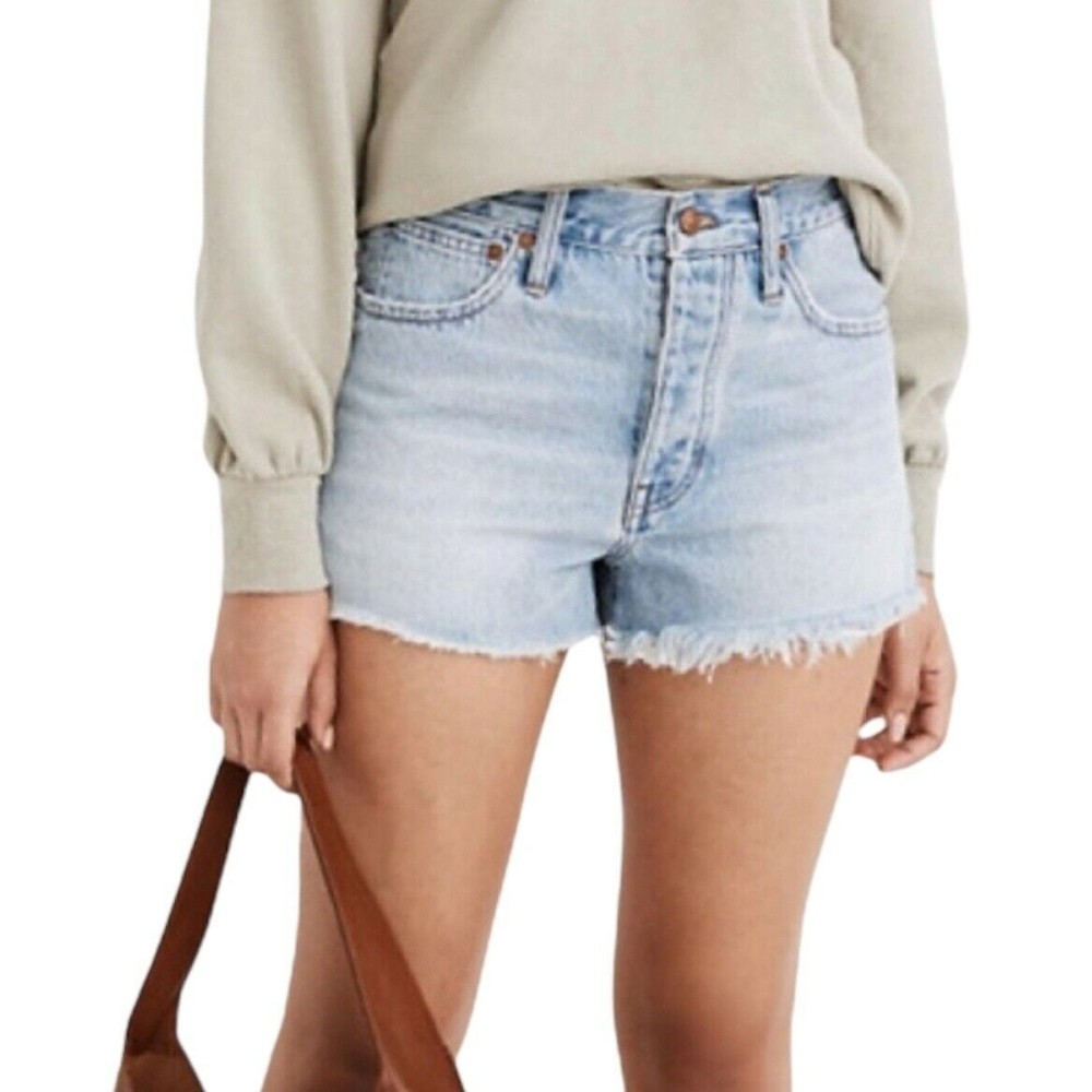 Madewell Curvy Relaxed Light Blue Distressed Button Fly Denim Shorts Sz29
